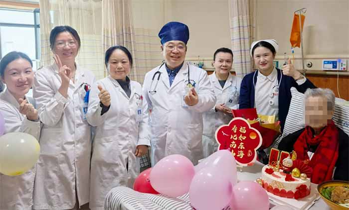 ��������ʮ�֡�����������ջ᣺��������ů